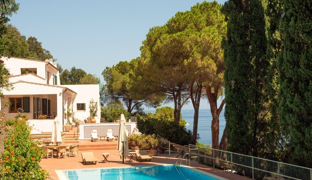 Villa LO SCHIOPPO with sea view and pool