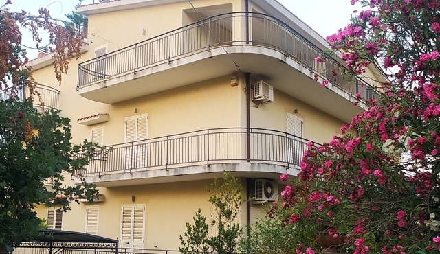 VILLA MARIA - Suite in Villa 2 Km sea