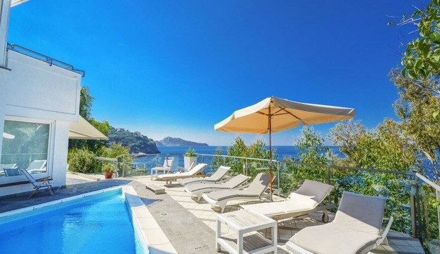 Villa Martina - Private villa near sea and town