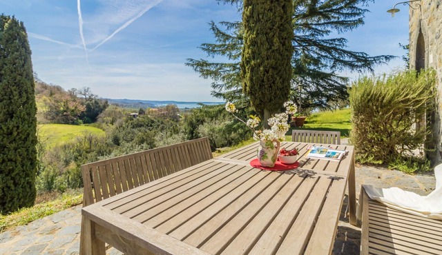 Villa Nikki - Country house surrounded by nature with lake view