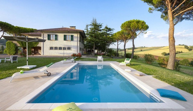 Villa Paola 10 by Marche Holiday Villas