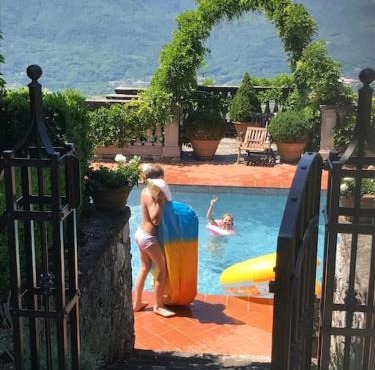 Villa Paradiso,stunning views ac heated pool