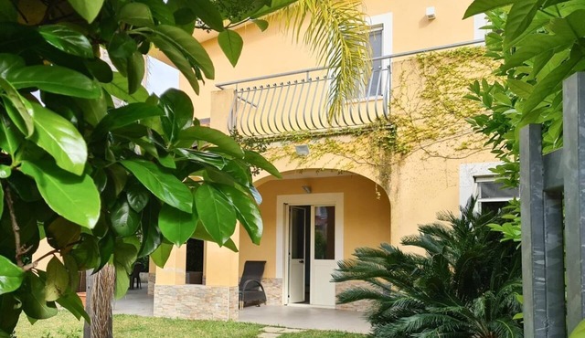 Villa Pizzo Beach club