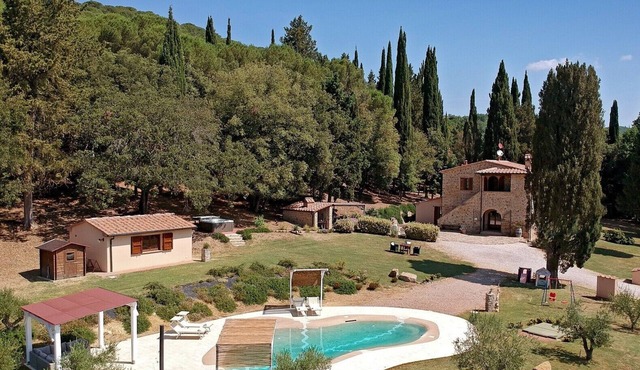 Villa Podere Cafaggio with Private Pool, Terrace, and Air Conditioning