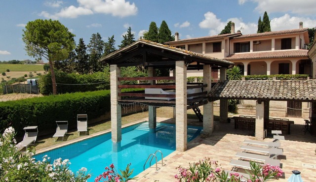 Villa Rio Maggio, 4 rooms, 12 people, private pool, a few km from the sea