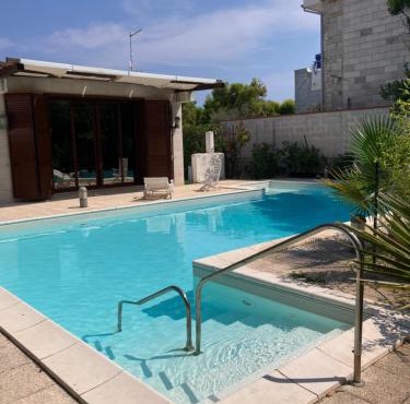 Villa sul mare con piscina privata
