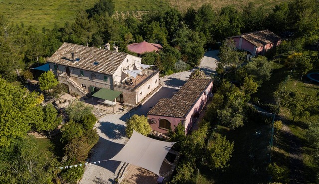 Villa 'Tenuta Pomegranade' with Private Pool, Wi-Fi and Air Conditioning