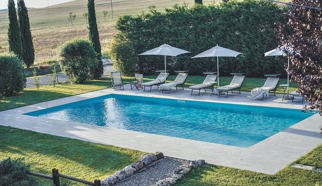 Villa Tre Civette: A characteristic and welcoming apartment that is part of an ancient country house located in the heart of the Val d'Orcia, with Free WI-FI.