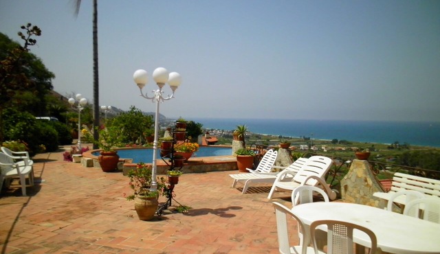 Villa with garden and pool in Timpazzi in Messina