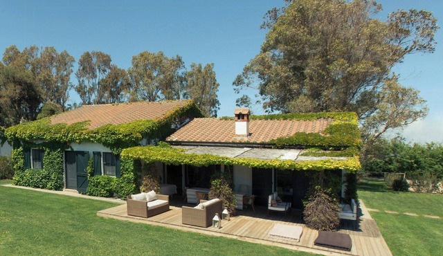Villa with Lake Burano view