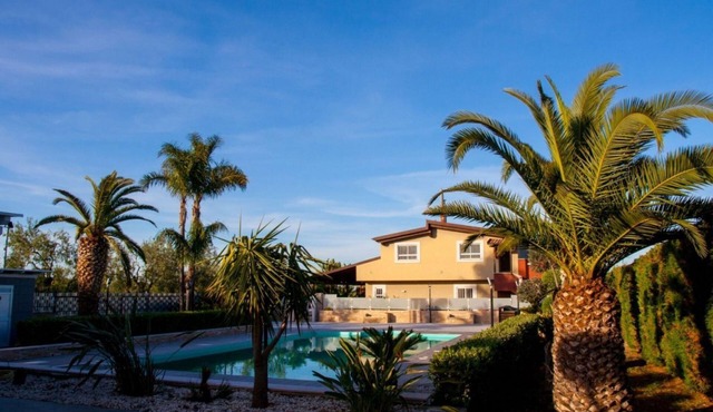 Villa with Pool & Garden - Underground floor