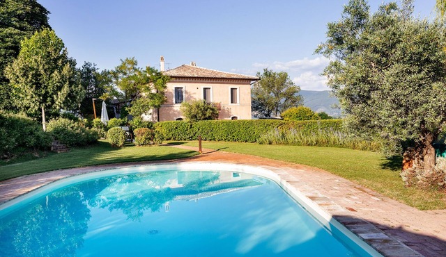 Villa with Yoga studio and pool in a peaceful oasis. Spoleto 10 min Rome 1.30 h