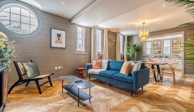 Westminster Fire Station Stylish Apartment