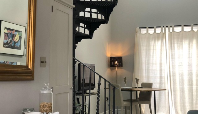 Wimbledon - Apartment - Sleeps 2 -private Entrance