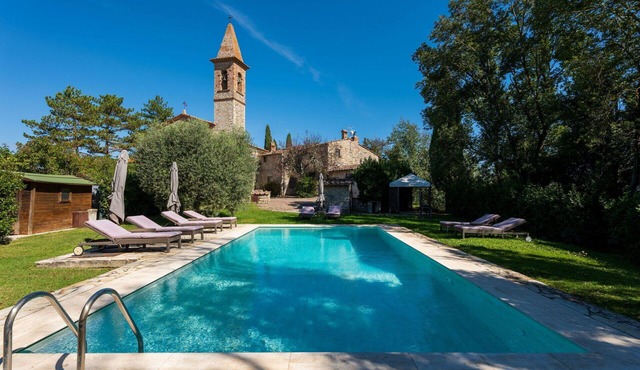 Wonderful private villa with private pool, WIFI, TV and patio, close to Greve In Chianti