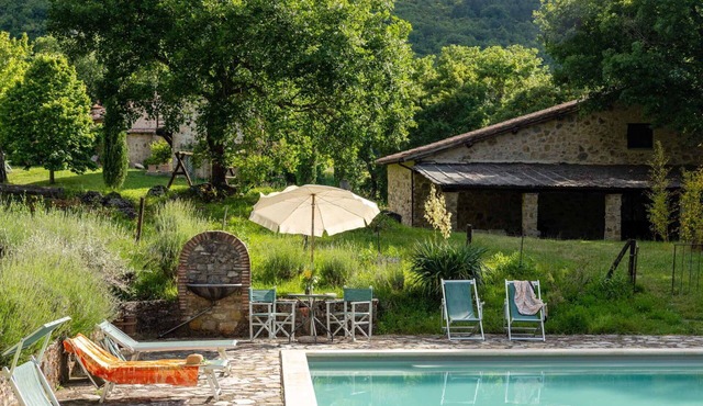 Wonderful private villa for 16 people with private pool, WIFI