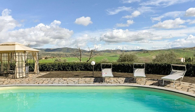 Wonderful private villa with WIFI, private pool, TV, patio, pets allowed and panoramic view
