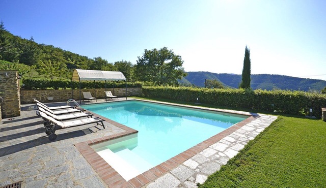 Wonderful private villa with WIFI, A/C, private pool, TV, patio and panoramic view, close to Cor.