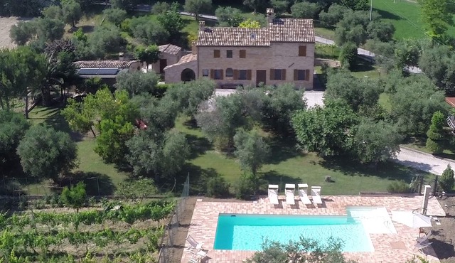 Your holiday home is a stylish country house surrounded by greenery.