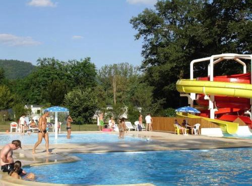 ZEcamping 4 étoiles parc aquatique restaurant et parcours de pêche au fouet