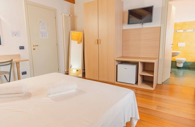 Antiche Mura 2 - One Bedroom Guest House, Sleeps 2