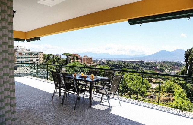 Con Terrazzo Capodimonte 