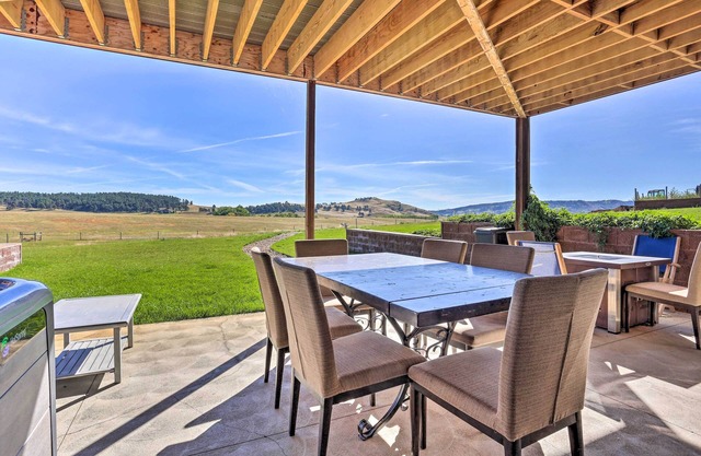 Black Hills Unit w/ Fire Pit, 3 Mi to ATV Trails!