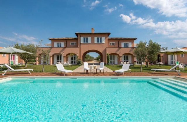 Marina Velca Villa Sleeps 24 Pool WiFi