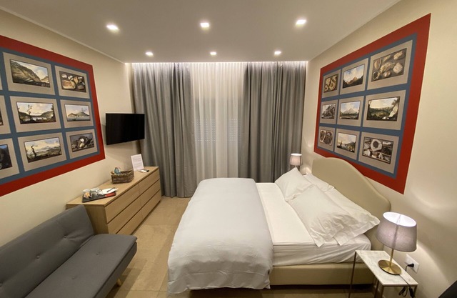 MDC LUXURY ROOMS NAPLES 3