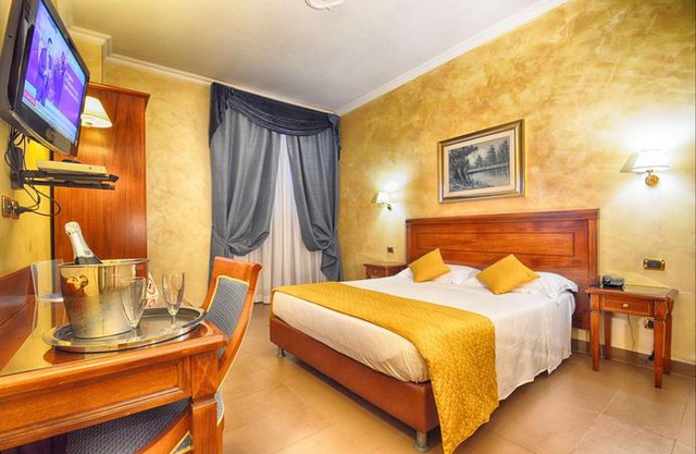 Montecarlo Hotel
