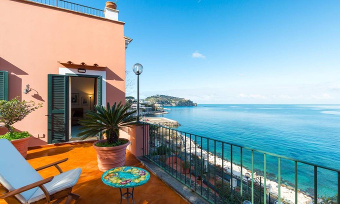 Casamicciola Terme Apartment | 100 m² Apartment ∙ 3 bedrooms ∙ 6 guests