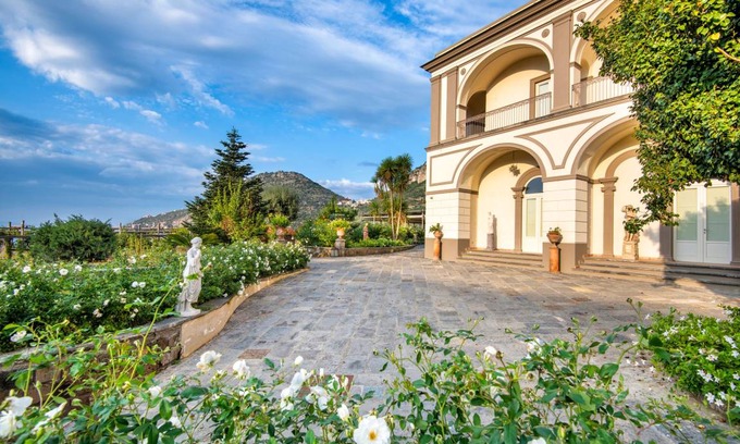 Piano di Sorrento Villa | 1200 m² Villa ∙ 4 bedrooms ∙ 9 guests