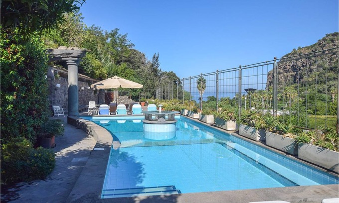 Forio House | 320 m² House ∙ 6 bedrooms ∙ 16 guests