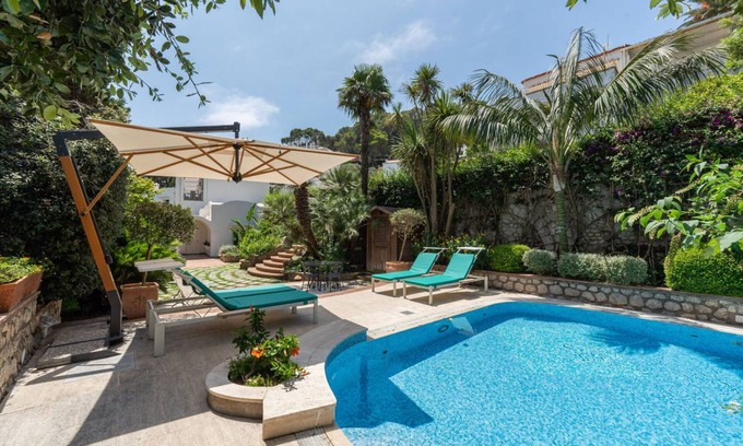 Capri House | 340 m² Farmhouse ∙ 5 bedrooms ∙ 10 guests