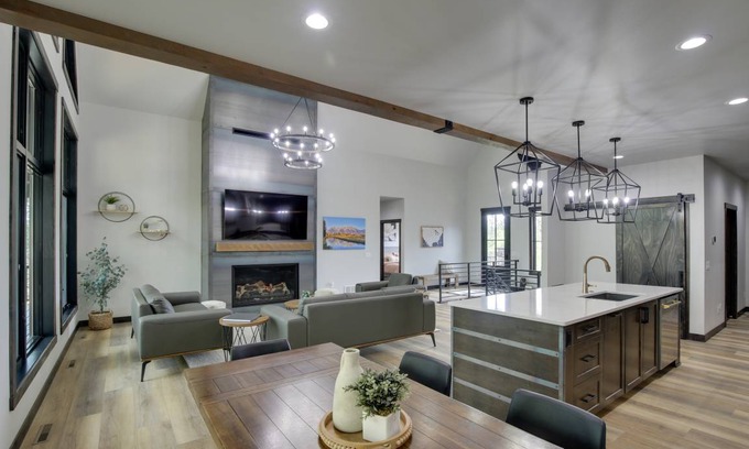 Deadwood House | 362 m² House ∙ 5 bedrooms ∙ 15 guests