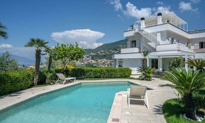 Vico Equense Villa | 370 m² Villa ∙ 4 bedrooms ∙ 10 guests