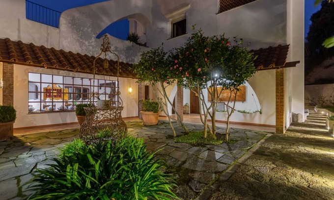 Lacco Ameno Villa | 440 m² Villa ∙ 4 bedrooms ∙ 8 guests
