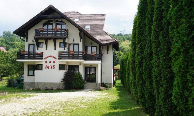 Bran Bed & Breakfast | 500 m² Bed and breakfast ∙ 9 bedrooms ∙ 20 guests