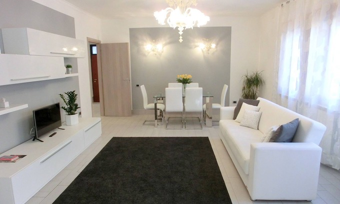 Castello Apartment | adjacent to the Biennale, a short distance from St. Marco, characteristic area