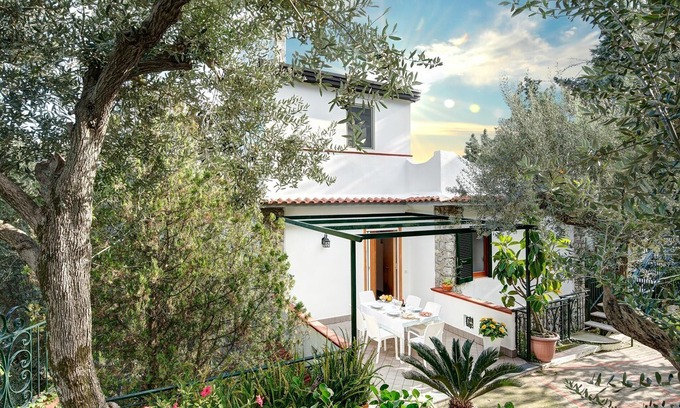 Nerano Apartment | Apartment in Nerano with 3 bedrooms sleeps 6