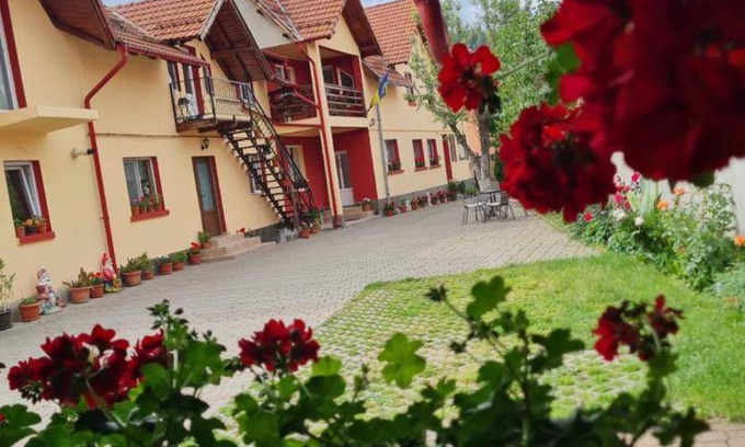 Zarnesti Bed & Breakfast | Bed and breakfast ∙ 2 guests