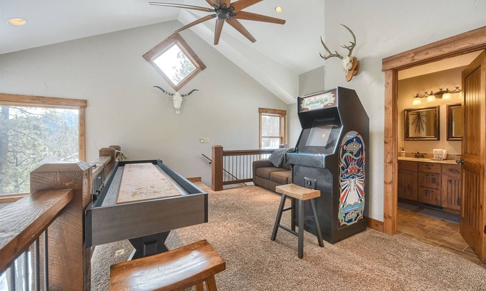 Deadwood Cabin | Blackhorn Lodge - Access to Pool!