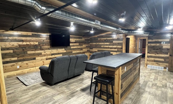 Winner Cabin | Boar's Tusk Lodge