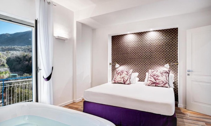 Sorrento Apartment | Caruso 6 by Villasandco RentalSorrento