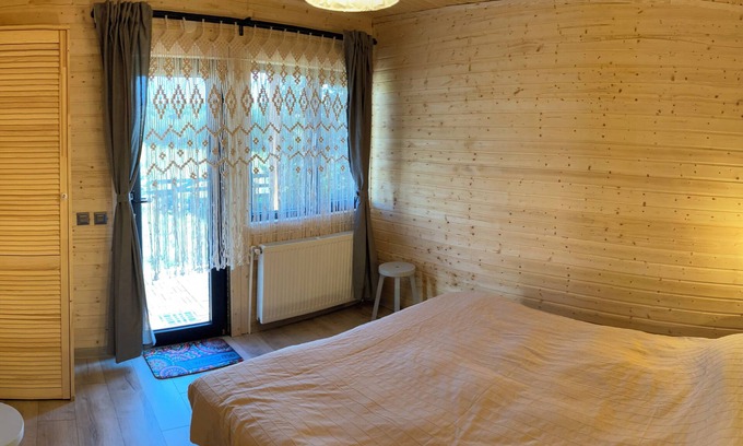 Bran Ski Chalet | Cozy 2-bedroom chalet in charming Bran Transylvania