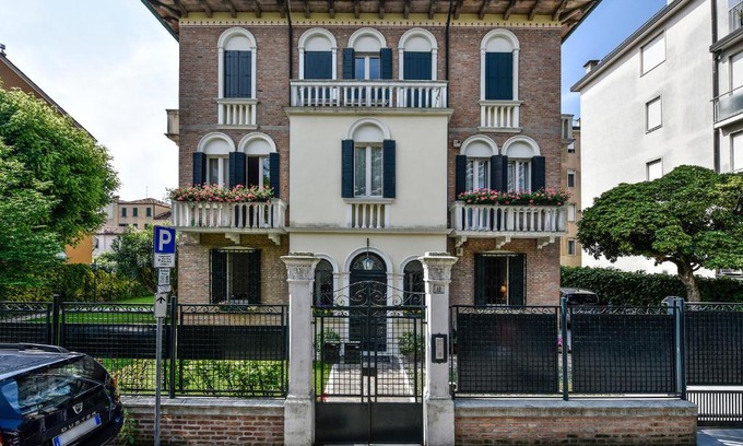 Santa Maria in Stelle Apartment | Liberty Mansion