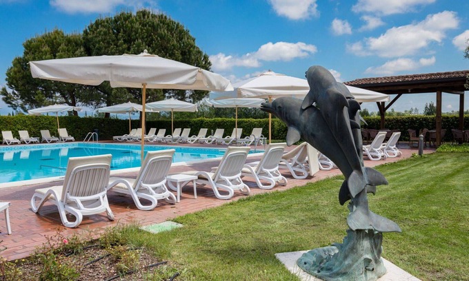 San Benedetto di Lugana Apartment | Nice apartment for 7 people with A/C, pool, WIFI, TV and patio