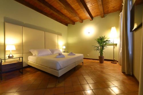 Peschiera del Garda City Centre Apartment | Osteria Luxury Apartments