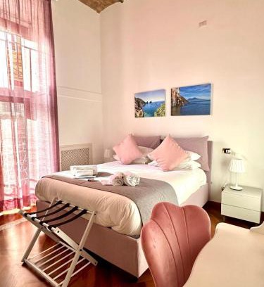 Chiaia Apartment | Pink Star Napoli Luxury Apartment