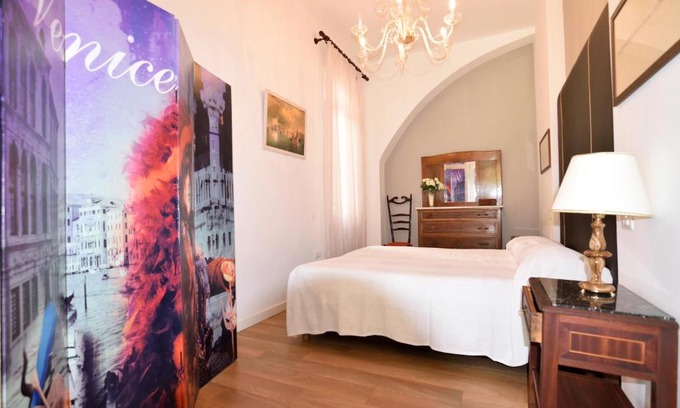 Santa Croce Apartment | San Giacomo Apartment